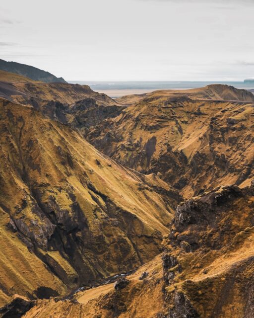 📍Iceland
#celand  #photography #sunrise #photooftheday #photographer #travel #voyage #sunset #sony #sonyalpha #explore #voyageursdumonde  #sky #sea #icelandic  #mountain